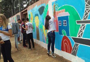 Alunos de Andradina transformam as paredes das escolas em obras de arte