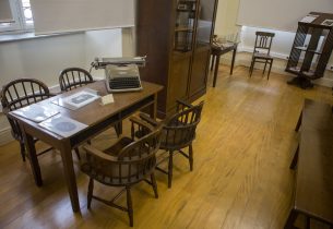 Biblioteca Infantil é tema de exposição na sede da Educação
