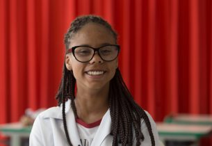Teatro como ferramenta pedagógica para combater bullying em escola da rede