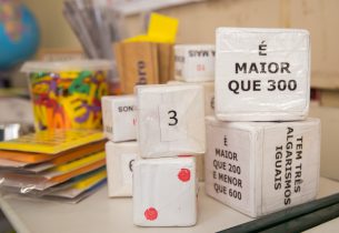 Projeto Magemática melhora desempenho em matemática com uso de cubos mágicos