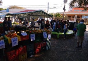 Em feira de rua, escola conscientiza sobre questões relacionadas ao Meio Ambiente