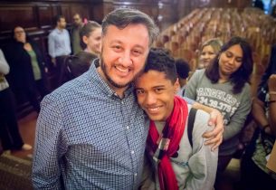 João Cury visita a região de Sorocaba para conversar com alunos e professores