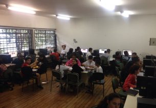 Na capital, projeto de inclusão digital aprimora aprendizado dos alunos