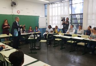 Alunos da escola César Martinez recebem palestra do Banco Central