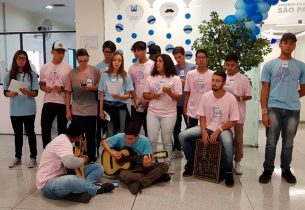 ‘Coral Believe’: Alunos levam mensagens de superação e coragem