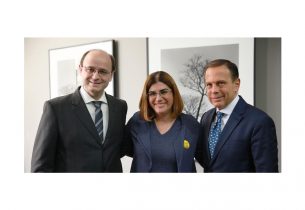 Professora de São Paulo é uma das 10 finalistas do Global Teacher Prize