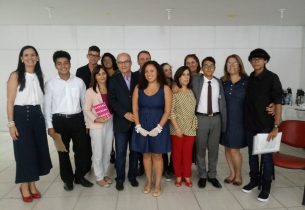 Secretário executivo Haroldo Rocha visita escolas em São Vicente