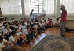 Dia Nacional do Livro Infantil: escritor faz apresentação em escola da rede estadual