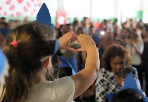 Escola do Programa Ensino Integral promove atividades no Dia das Mães