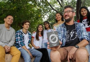 Emoções e filosofia. Temas de um livro de poesia elaborado por estudantes de escola estadual em Araraquara