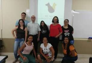 Alunos da rede criam coleira refletora para proteger animais