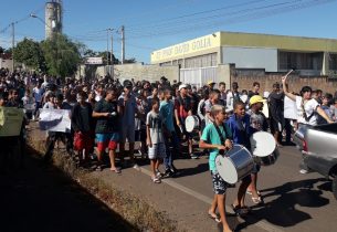 Escola em Valparaíso promove passeata de conscientização sobre a dengue