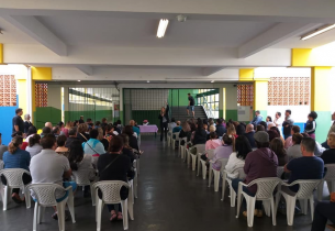 Escola em São Carlos promove reunião para compartilhar novidades de 2020