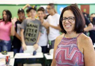 Educadores se reúnem com o secretário para discutir o aperfeiçoamento do Centro de Mídias