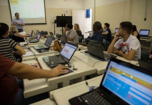 Professor: aprenda a acessar os dados de sua funcional e abrir uma ocorrência online