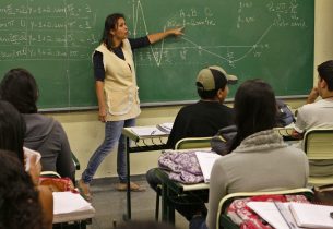 Educação abre seleção para professores que queiram atuar no Centro de Mídias