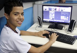 Disciplina eletiva em escola de Assis incentiva alunos a escreverem história de ficção por meio de rede social