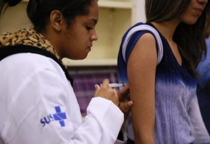 Após reunião com especialistas, governo paulista decide estender vacinação para todas as faixas etárias
