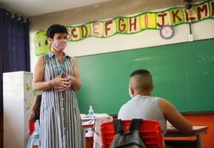 Governo de SP vai testar 19,3 mil alunos e profissionais da Educação