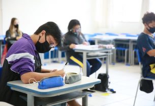 1.300 escolas da rede estadual de São Paulo retomam atividades presenciais até a próxima semana