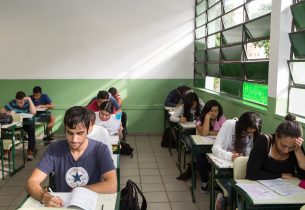Alunos de escolas estaduais de Ribeirão Preto se preparam para o Enem  
