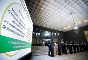 Governo de SP cria Comissão Médica da Educação para orientar volta às aulas presenciais