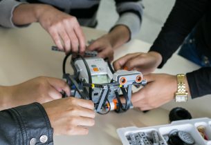 Diretoria de Ensino de Adamantina promove workshop de robótica para os professores