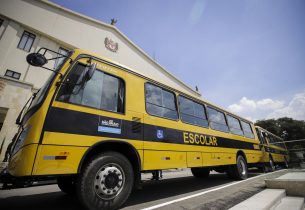 Educação SP entrega ônibus escolares a 11 municípios paulistas