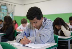 Alunos da rede pública podem solicitar isenção da taxa de inscrição do Enem
