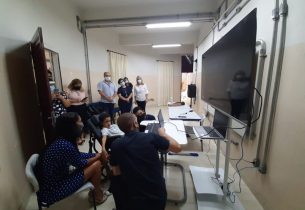 Escola estadual em Marília adquire aparelho especial para comunicação de aluno com deficiência com recursos do Programa Dinheiro Direto na Escola