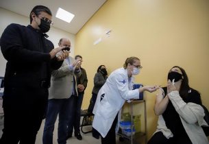 Vice-governador e Secretário da Educação acompanham vacinação e entregam Creche Escola na região de Jundiaí