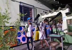 Programa Dinheiro Direto na Escola leva impressora 3D e telescópio para escola estadual em Itapecerica da Serra
