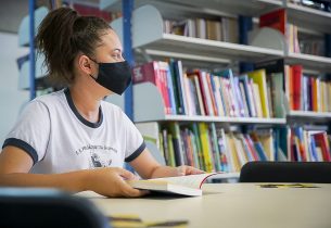 Pelo segundo ano, estudantes e professores da rede pública estadual podem indicar livros para o acervo escolar