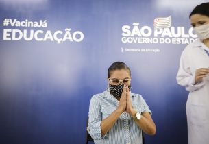 96% dos profissionais da rede estadual de ensino de São Paulo já receberam imunização contra Covid-19