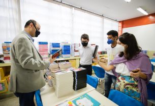 Secretário Estadual da Educação visita escola e se reúne com dirigentes de ensino da região de Sorocaba