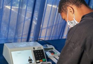 Campanha da Educação de São Paulo incentiva jovens a tirarem o título de eleitor 