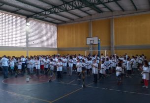 Estudantes de escola estadual participam de oficinas de sustentabilidade e música