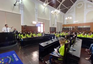 Campanha “Alerta Vermelho” da Diretoria de Ensino de São Carlos mobiliza estudantes no combate à dengue e na prevenção a incêndios