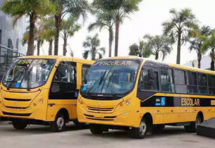 Secretaria da Educação entrega 46 ônibus escolares para municípios paulistas