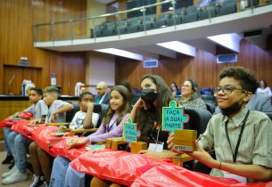 Premiação a estudantes da rede estadual celebra final de concurso de tirinhas
