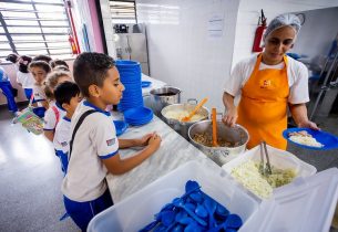Educação de SP propõe aumento de até 40% no repasse às prefeituras para alimentação escolar