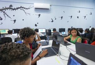 Educação de SP climatiza 4 escolas por dia em um mês