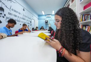 ‘Ver e Aprender’ leva óculos gratuitos a estudantes da rede estadual de SP