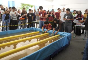Escola de São José dos Campos organiza mostras de barcos a vapor e tecnológicos criados por estudantes em centro de inovação de SP