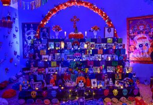 Escolas estaduais montam altares no Festival Día de Muertos no Memorial da América Latina em homenagem a mulheres negras e indígenas