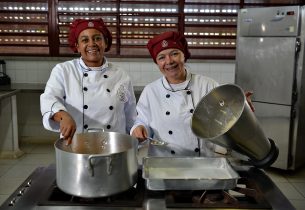 Dia da Merendeira Escolar: 525 receitas concorrem ao prêmio Cozinheiras da Educação deste ano