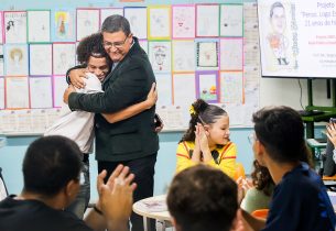 Plataforma HundrED, da Finlândia, reconhece projeto de professor da zona leste de SP como uma das 100 inovações educacionais mais impactantes do ano