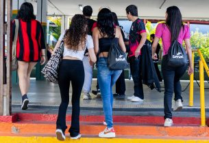 Escolas da rede estadual de São Paulo com mais de 1.500 alunos vão triplicar equipe gestora