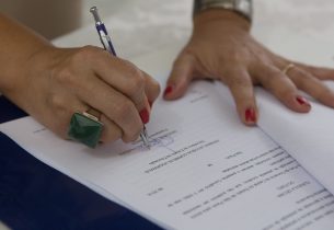 Educação aumenta valor de repasses e firma convênios com APAEs e outras entidades