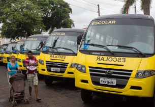 Com investimento de R$ 1,5 milhão, 5 cidades recebem ônibus para transporte escolar